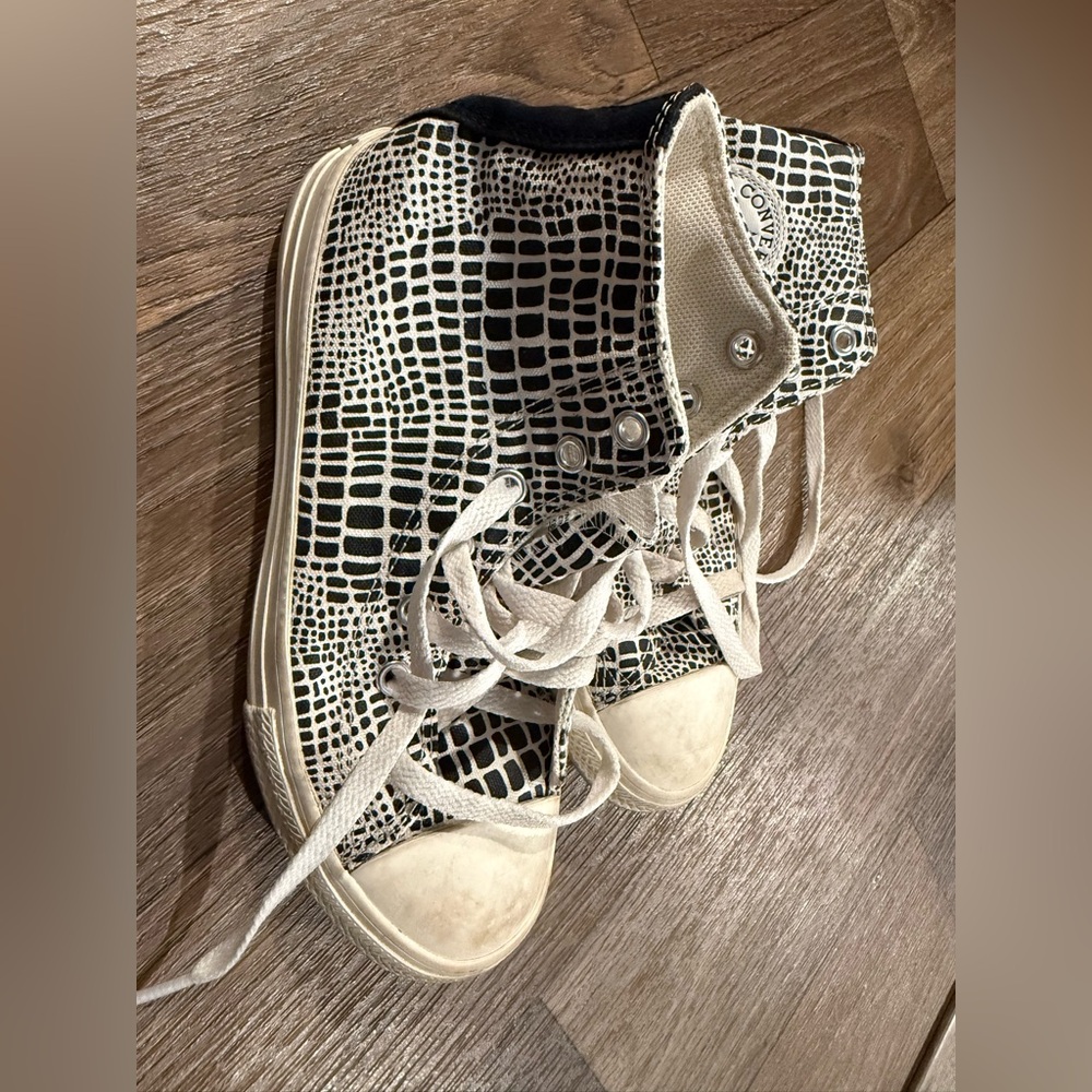 Converse Women's Lace-Up High Top Boots in Black & White Croc Pattern